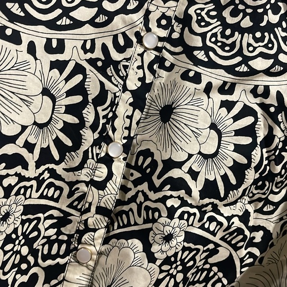 Umgee Floral Black and Cream Women's Top NWT SM - Picture 8 of 12